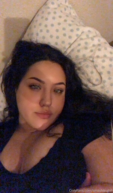 Foto desnuda filtrada de OnlyFans de Smashleighh