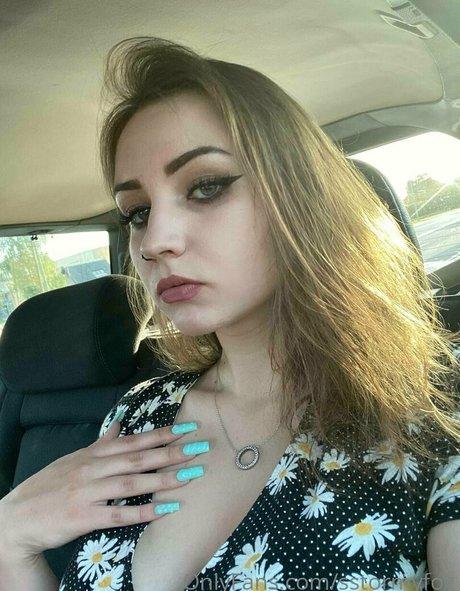 Foto desnuda filtrada de OnlyFans de Sstormyfox