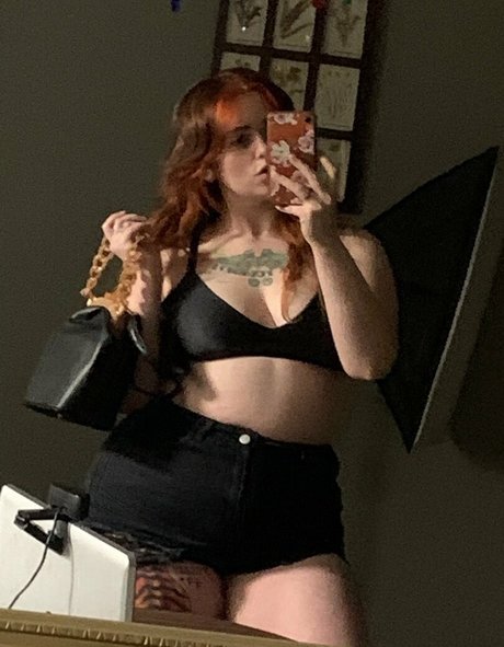 Foto desnuda filtrada de OnlyFans de Adorabellyfree