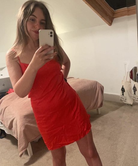 Foto desnuda filtrada de OnlyFans de Averytinyleaf