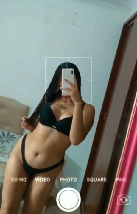 Foto desnuda filtrada de OnlyFans de Luzfronzak