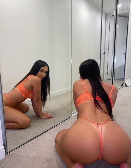 Foto desnuda filtrada de OnlyFans de Asianbarbie