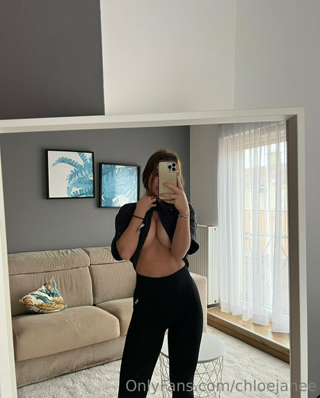 Chloejanee