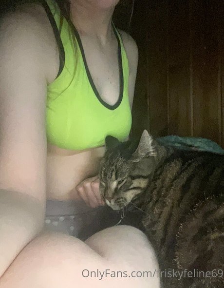 Friskyfeline69