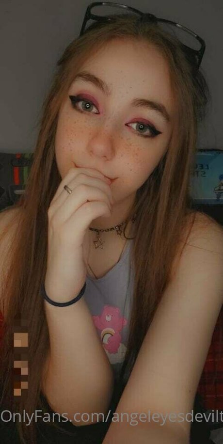 Foto desnuda filtrada de OnlyFans de Angel Eyes Devil Thighs