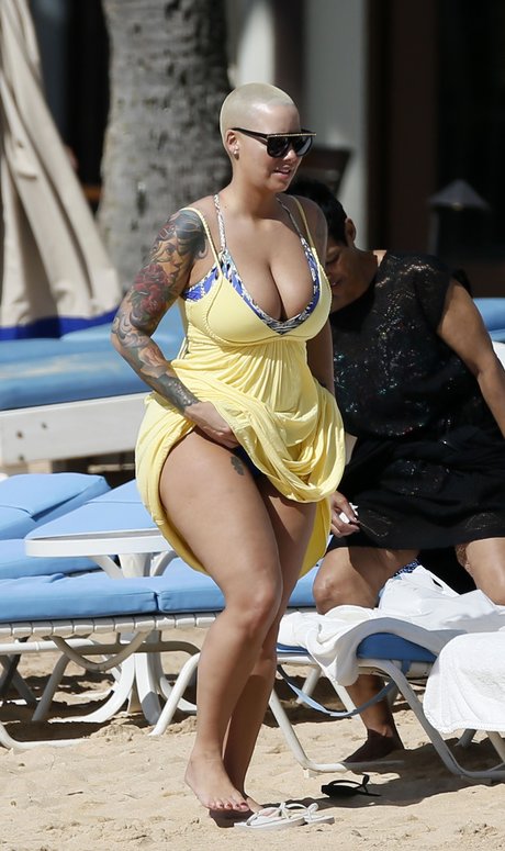 Amber rose