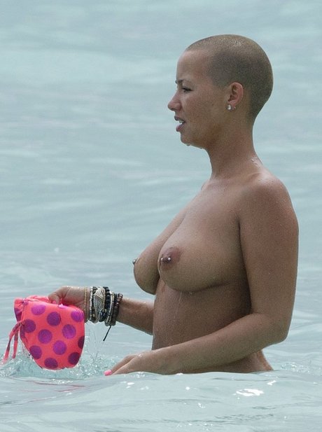Amber rose