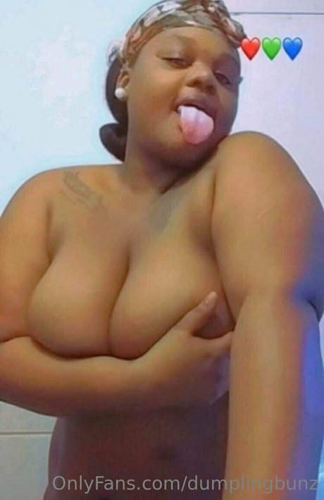 Foto desnuda filtrada de OnlyFans de Dumplingbunz
