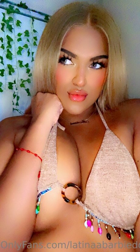Foto desnuda filtrada de OnlyFans de Latinaabarbiedoll