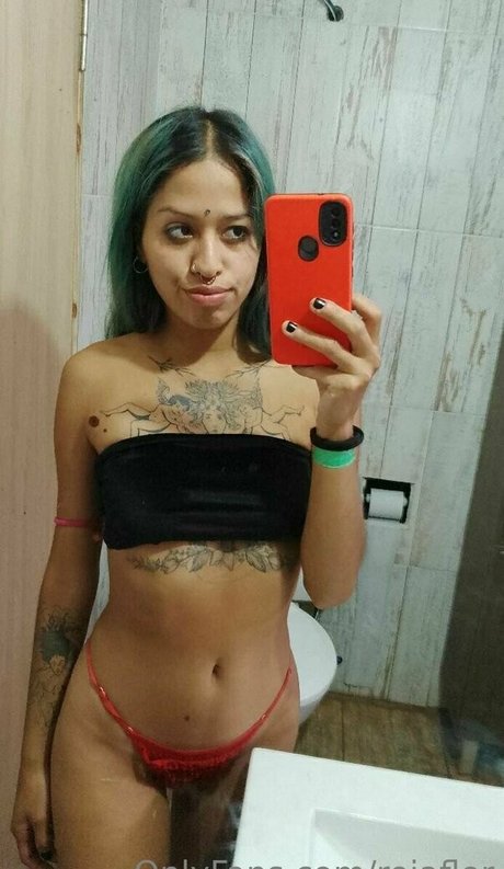 Foto desnuda filtrada de OnlyFans de Redbunniee