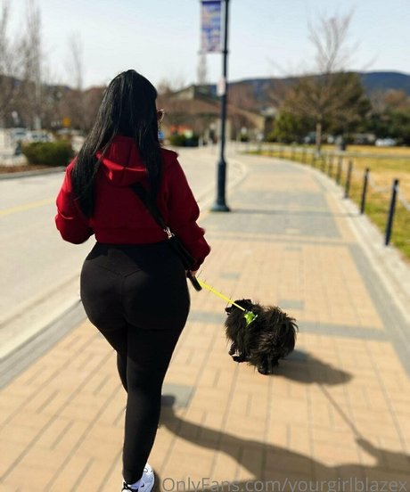 Foto desnuda filtrada de OnlyFans de Yourgirlblazex