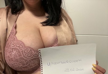 Foto desnuda filtrada de OnlyFans de Nextdoorqueen