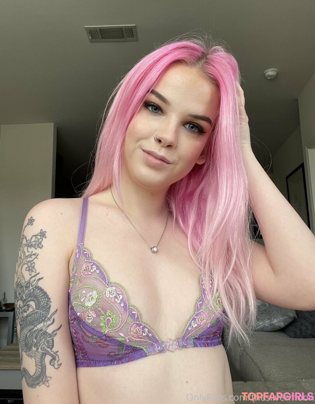 Foto desnuda filtrada de OnlyFans de Thesilvermoon #1940