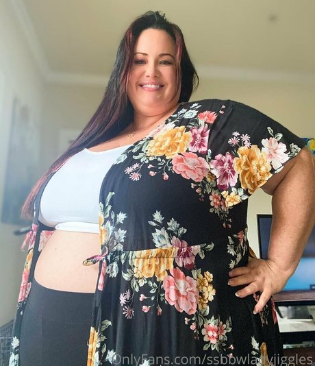 Ssbbwladyjiggles