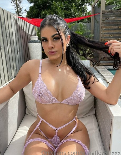 Foto desnuda filtrada de OnlyFans de Yungflowerxxx