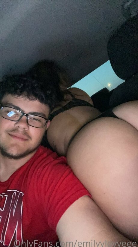 Emilyylovveee