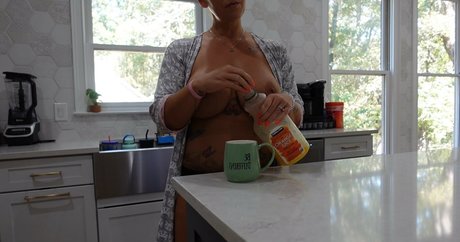 Foto desnuda filtrada de OnlyFans de Asmrdailyroutine