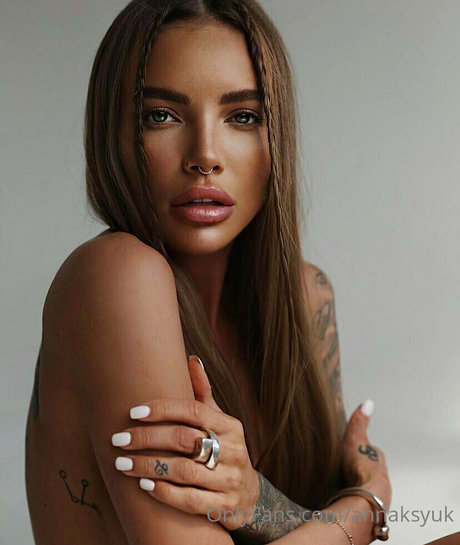 Foto desnuda filtrada de OnlyFans de Annaksyuk