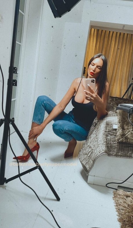 Balkanianbustysupermodel