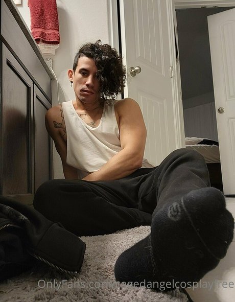 Cagedangelcosplayfree