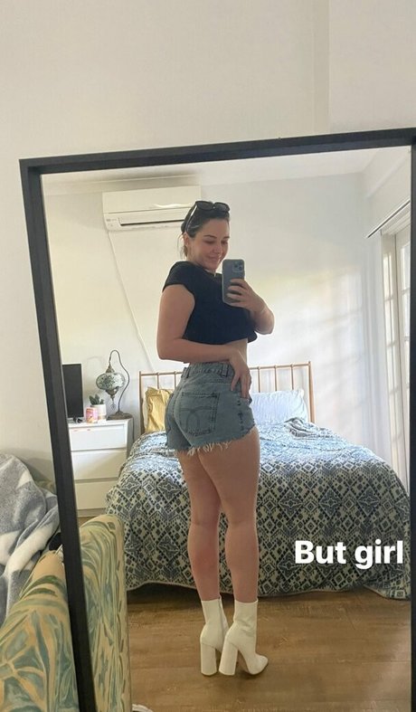 Foto desnuda filtrada de OnlyFans de Shutupmichaelaa