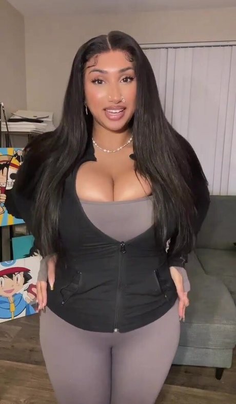 Foto desnuda filtrada de OnlyFans de Jeanette Prakash