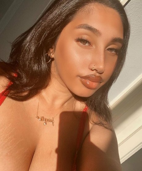 Foto desnuda filtrada de OnlyFans de Jeanette Prakash