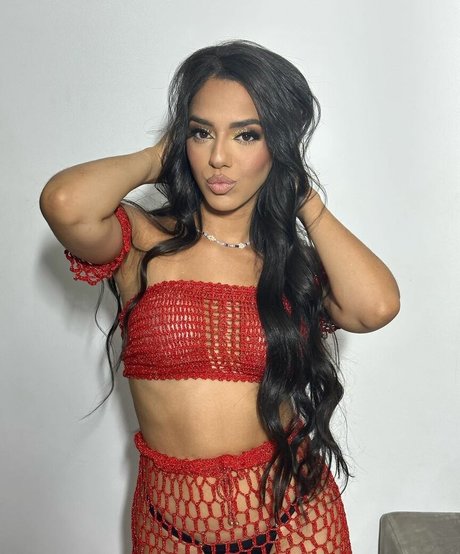 Mariely E Mirella Santos