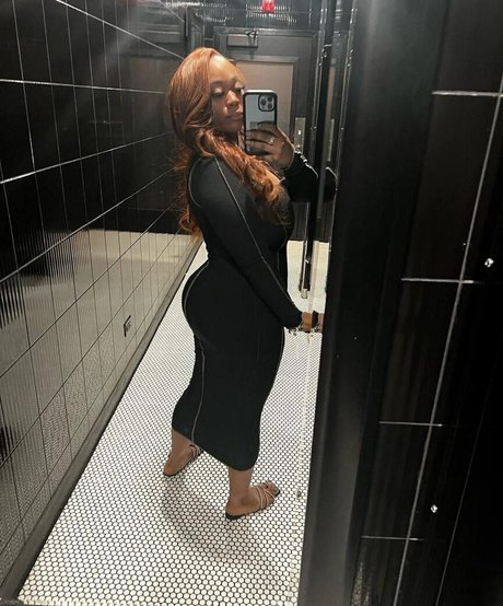 Dee Dee Davis