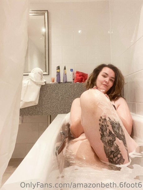 Amazonbeth6foot6