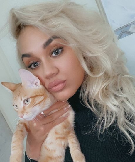 Adinaa99