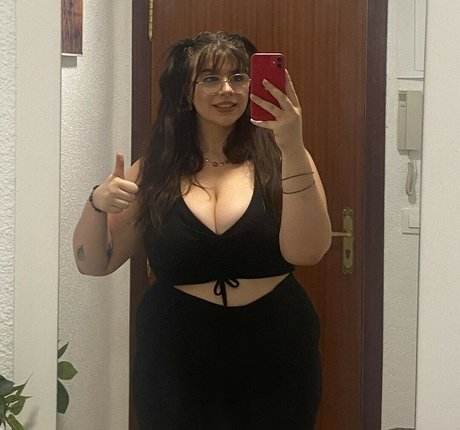 Foto desnuda filtrada de OnlyFans de Ladle Tsunade