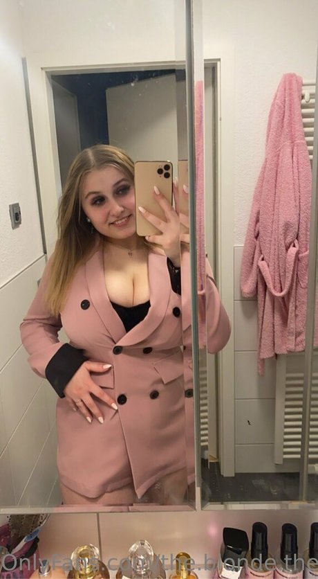 Theblondethebrunette